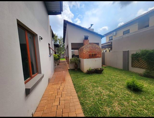 4 BEDROOM HOUSE FOR SALE IN ZAMBEZI COUNTRY ESTATE